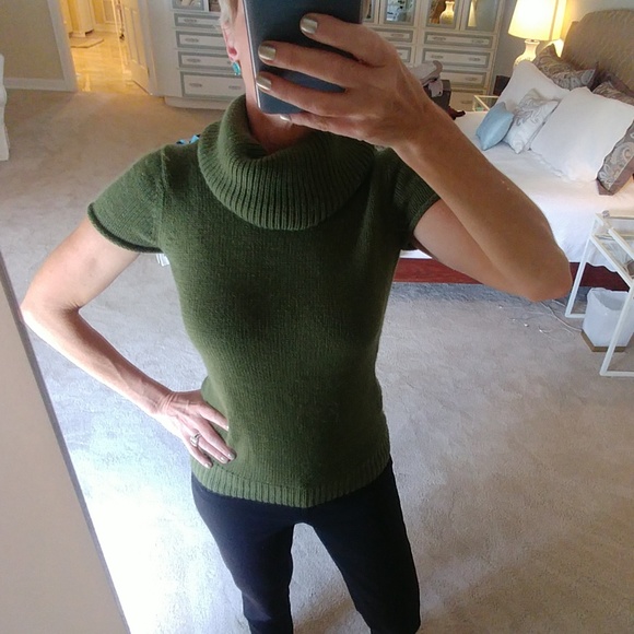Sweater - Picture 3 of 4